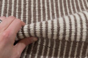 LHD004B-Andes_Lima_Taupe_Snow_Llama_Handwoven_Rug-1'0''x1'0''-Peru-3