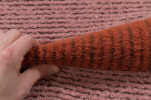 LHD007A-Andes_Bond_Soft_Pink_Carnelian_Alpaca_Boucle_with_Highland_Wool_Handwoven_Rug-1'0''x1'0''-Peru-3